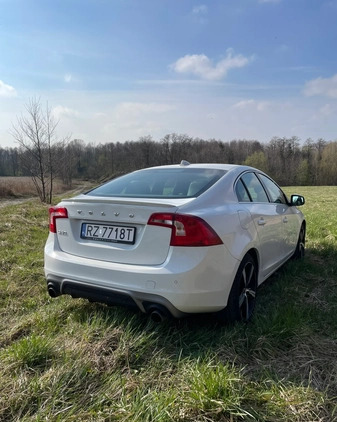 Volvo S60 cena 73500 przebieg: 132000, rok produkcji 2018 z Rzeszów małe 172